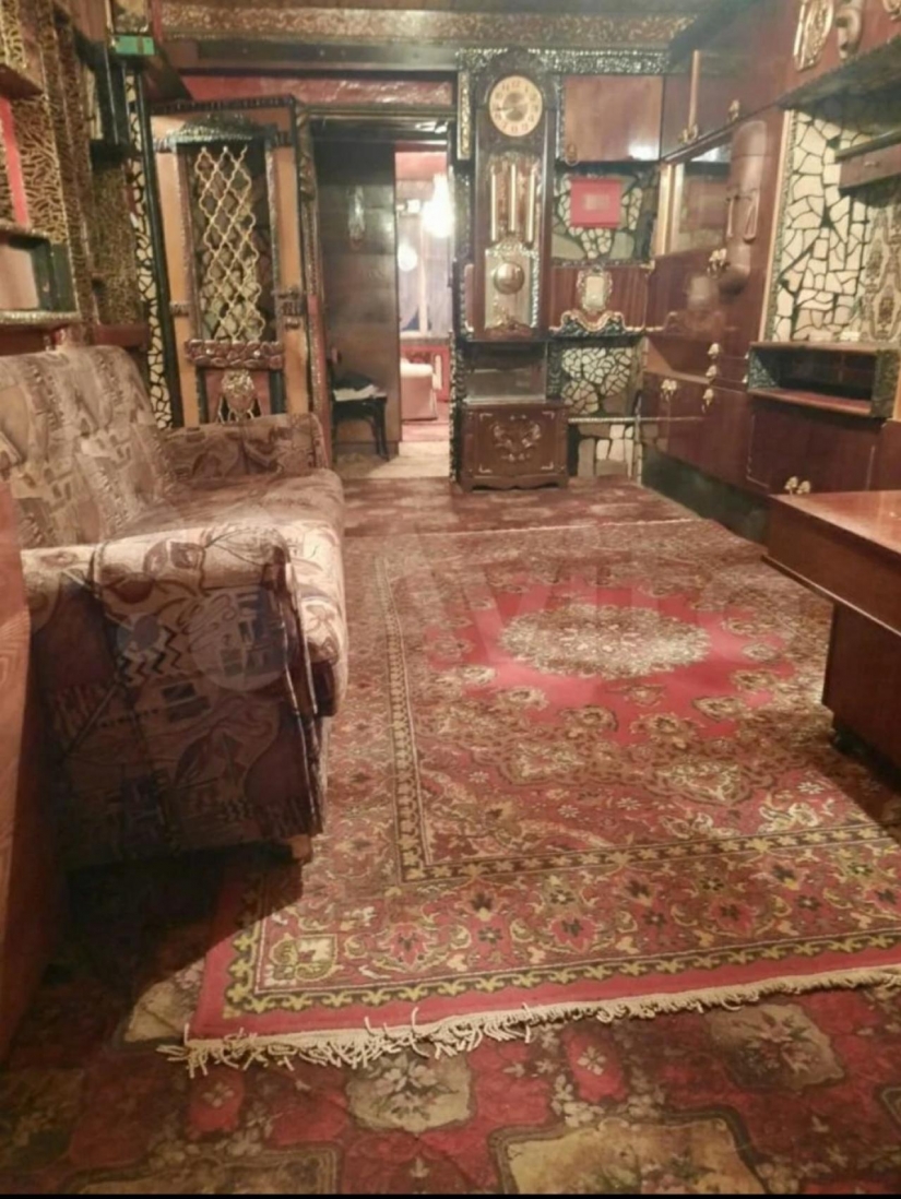 Cruces, las alfombras, el hilo y la comodidad: en Tula de poner en venta un apartamento de un cazador de vampiros