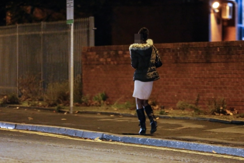 Cuerpo de monedas: cómo un joven rumano de la mujer se convierten en víctimas de la esclavitud sexual en el reino unido