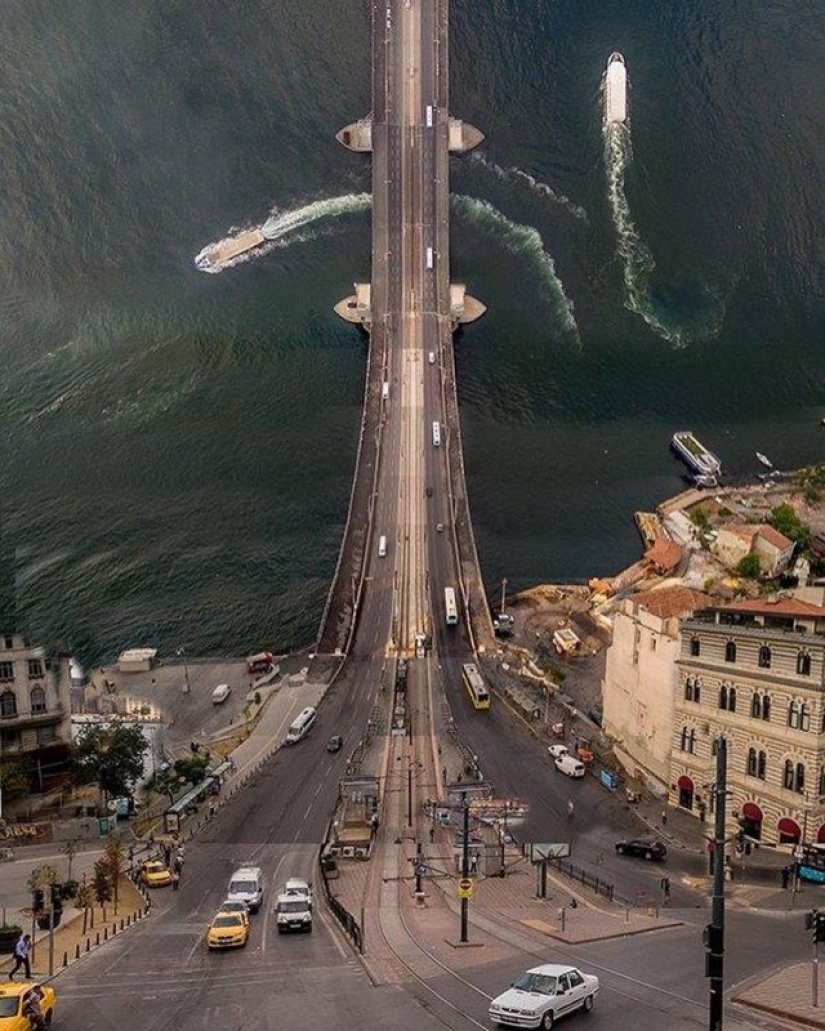 Curva de Estambul en el espíritu de la película "inception" Curva de Estambul en el espíritu de la película "inception"