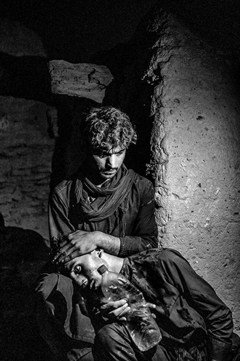 Dark body: the grim history for the best black-and-white images from around the world Dark body: the grim history for the best black-and-white images from around the world