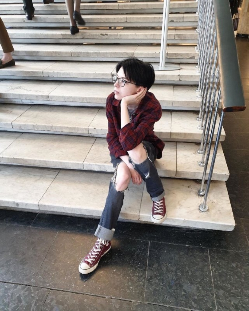 De 19 años, Anna-Maria, hija de Michael Efraín, quiere convertirse en un tutor fuertemente potable madre