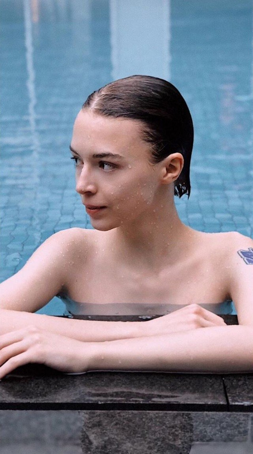 De 19 años, Anna-Maria, hija de Michael Efraín, quiere convertirse en un tutor fuertemente potable madre