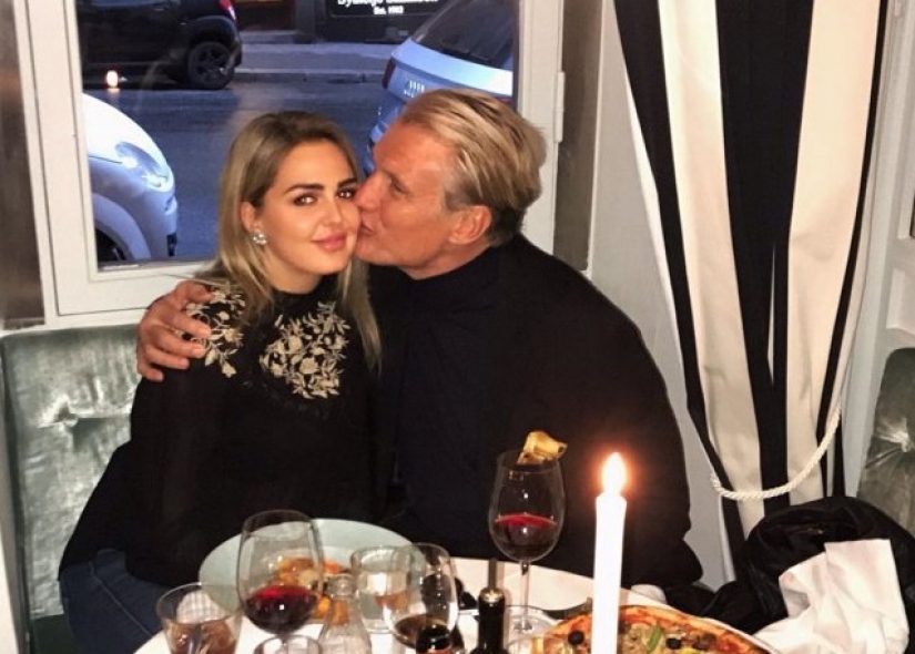 De 62 años, Dolph Lundgren casa de 24 años, Emma Crandal