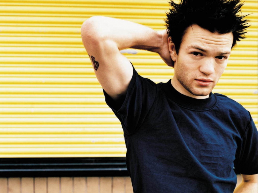 De la gloria a la que el alcoholismo es sólo un paso de 10 estrellas del espectáculo, enganchado en el cristal De la gloria a la que el alcoholismo es sólo un paso de 10 estrellas del espectáculo, enganchado en el cristal