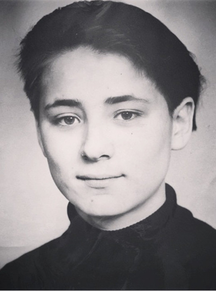 De patito feo a rock diva: cómo cambiar Zemfira año tras año De patito feo a rock diva: cómo cambiar Zemfira año tras año