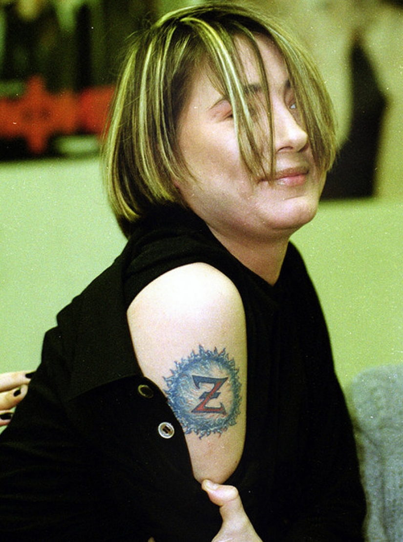 De patito feo a rock diva: cómo cambiar Zemfira año tras año De patito feo a rock diva: cómo cambiar Zemfira año tras año