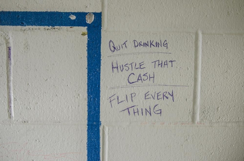 Dentro del Ártico canadiense de la prisión, que tiene una sala de vapor y un lugar especial para la fumigación de humo Dentro del Ártico canadiense de la prisión, que tiene una sala de vapor y un lugar especial para la fumigación de humo