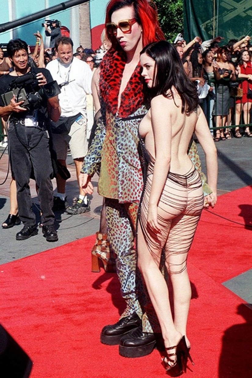 "Desnudo" vestidos de las estrellas: la mayoría de los extravagantes atuendos de las celebridades en la historia, desde Marilyn Monroe y Barbra Streisand a beyoncé y Madonna