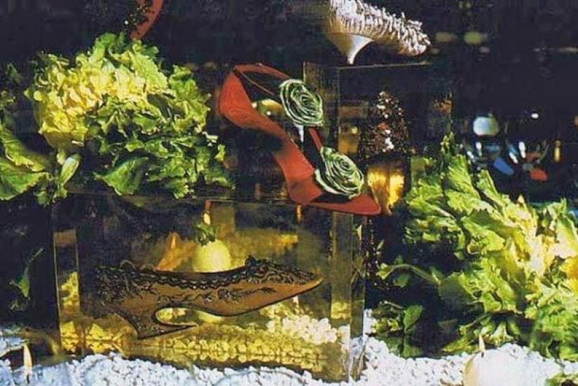 Diabolical surrealism: black cats, Lucifer and orgies Diabolical surrealism: black cats, Lucifer and orgies