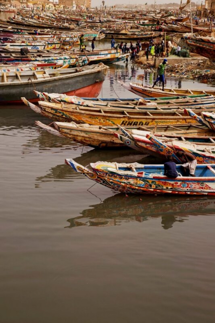 El Africano de Venecia como ciudad colonial de Saint Louis es absorbido por el océano El Africano de Venecia como ciudad colonial de Saint Louis es absorbido por el océano