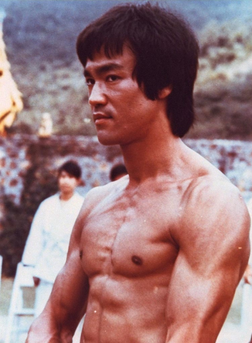 El camino de la auto-mejora: consejos de Bruce Lee El camino de la auto-mejora: consejos de Bruce Lee