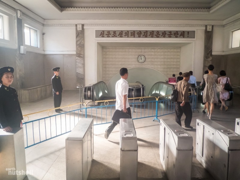 El cerrado de la estación de metro en el mundo: el metro de Pyongyang a través de los ojos de un extranjero El cerrado de la estación de metro en el mundo: el metro de Pyongyang a través de los ojos de un extranjero