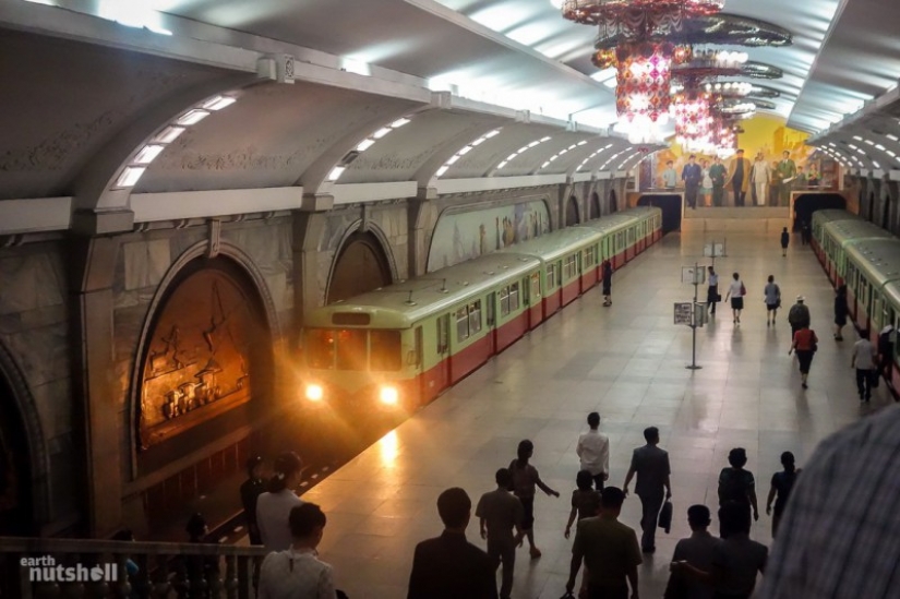 El cerrado de la estación de metro en el mundo: el metro de Pyongyang a través de los ojos de un extranjero El cerrado de la estación de metro en el mundo: el metro de Pyongyang a través de los ojos de un extranjero