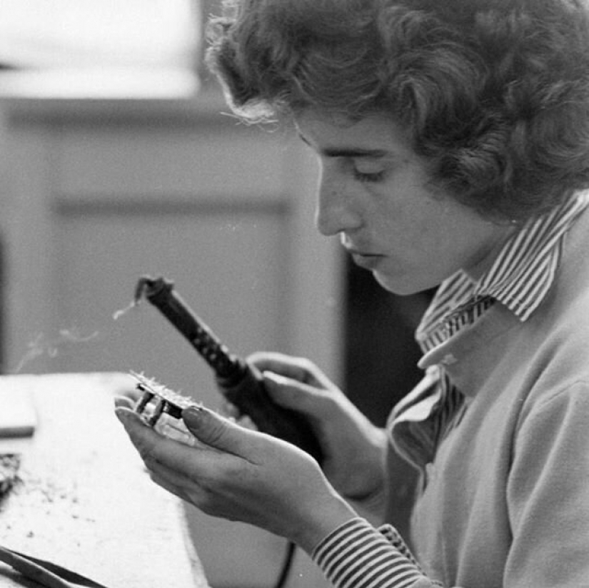 El chico de Riga da vida a un viejo Soviética de la foto, lo que les obliga a moverse El chico de Riga da vida a un viejo Soviética de la foto, lo que les obliga a moverse