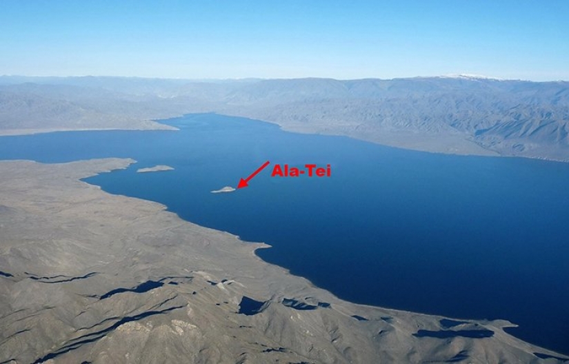 El enterramiento de la edad de 2100 años, los arqueólogos han encontrado "Natasha desde el iPhone" El enterramiento de la edad de 2100 años, los arqueólogos han encontrado "Natasha desde el iPhone"