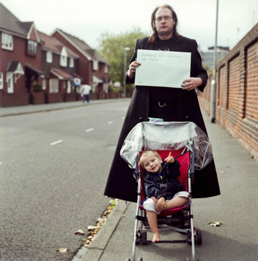 El fotógrafo pidió a los extraños acerca de sus mayores pesares y tomó una foto de la respuesta