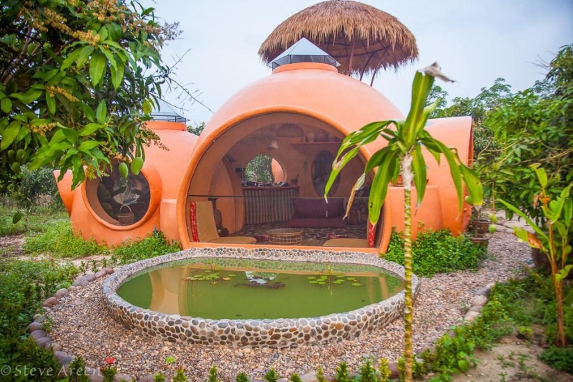 El hombre ha construido su casa de ensueño para un mes y medio, el gasto de sólo $ 9,000