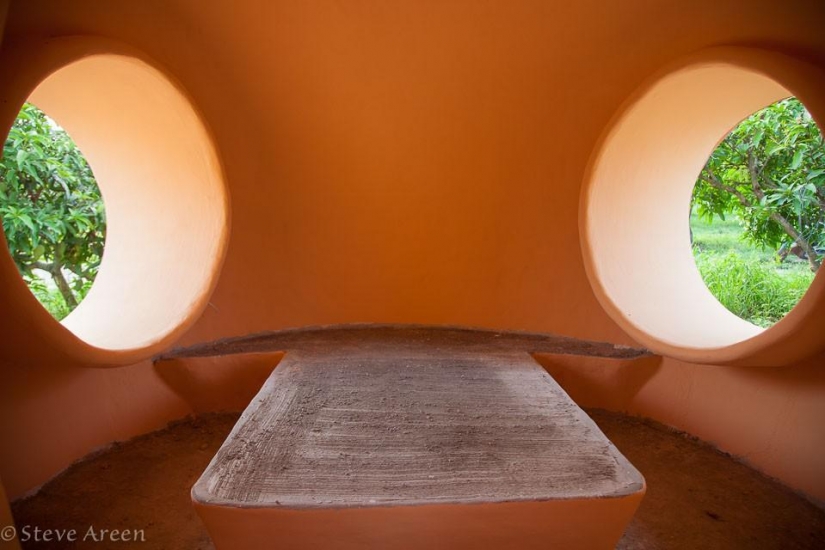 El hombre ha construido su casa de ensueño para un mes y medio, el gasto de sólo $ 9,000