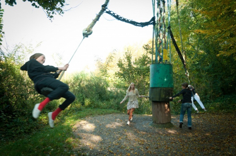 El italiano solitario construido un Parque de diversiones en el bosque