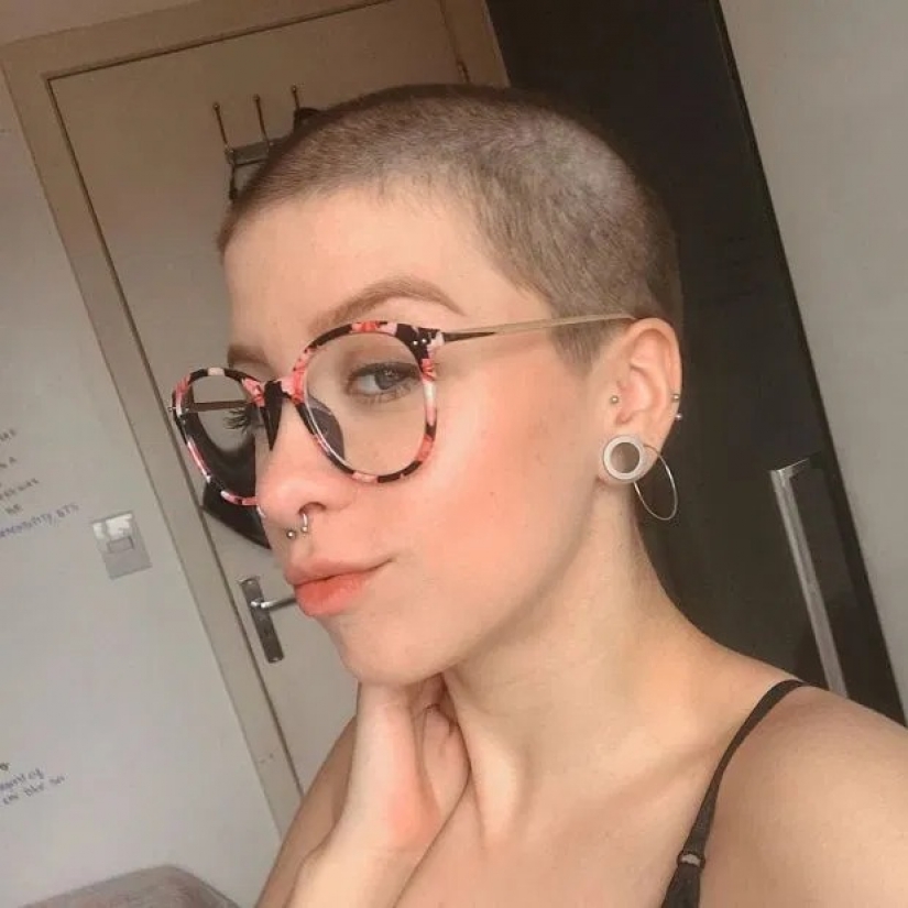 El pelo No, no hay problema: ¿por qué las mujeres se afeitan la cabeza durante la cuarentena El pelo No, no hay problema: ¿por qué las mujeres se afeitan la cabeza durante la cuarentena