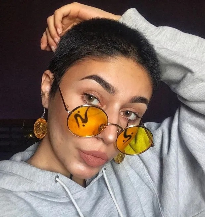 El pelo No, no hay problema: ¿por qué las mujeres se afeitan la cabeza durante la cuarentena El pelo No, no hay problema: ¿por qué las mujeres se afeitan la cabeza durante la cuarentena