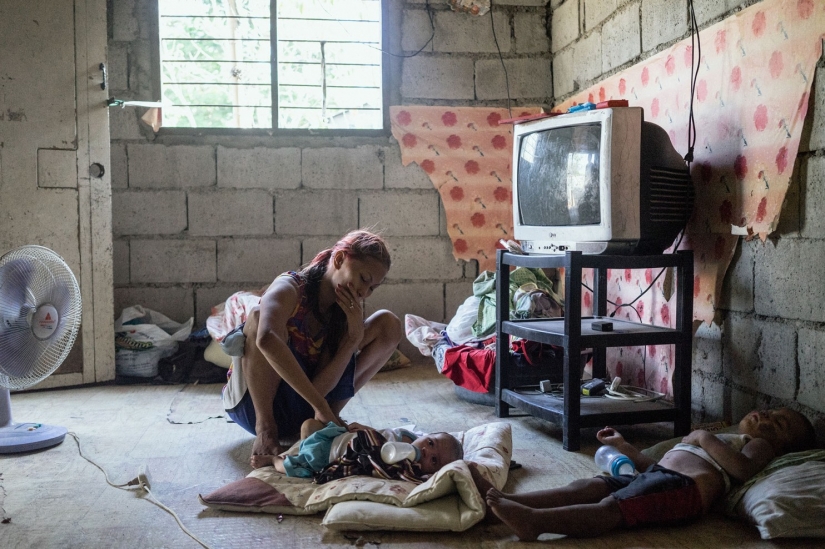 El tifón de deshonra: cómo el desastre ha sumido a toda una generación de Filipinas en la prostitución El tifón de deshonra: cómo el desastre ha sumido a toda una generación de Filipinas en la prostitución