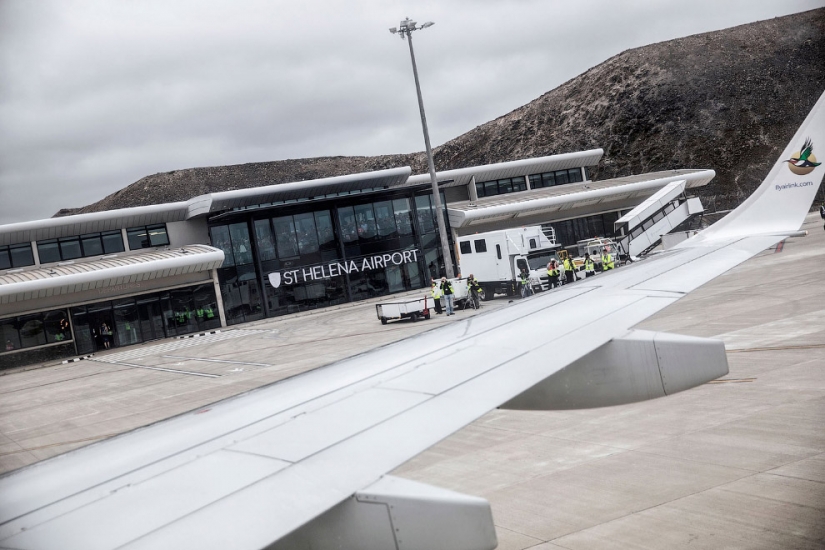 En la isla donde Napoleón fue enterrado, en reposo el más inútil del aeropuerto en el mundo En la isla donde Napoleón fue enterrado, en reposo el más inútil del aeropuerto en el mundo
