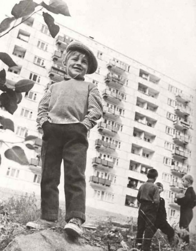 En las olas de la memoria: ¿cómo hemos vivido y jugado en los patios de nuestra infancia