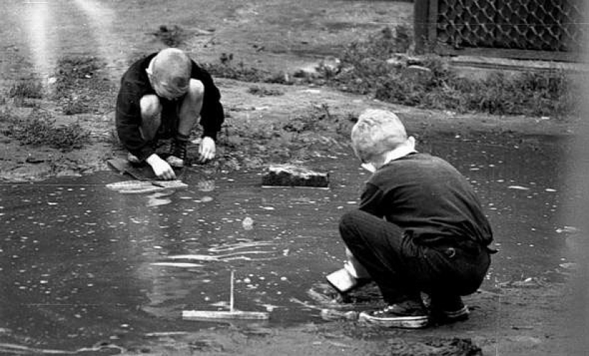En las olas de la memoria: ¿cómo hemos vivido y jugado en los patios de nuestra infancia