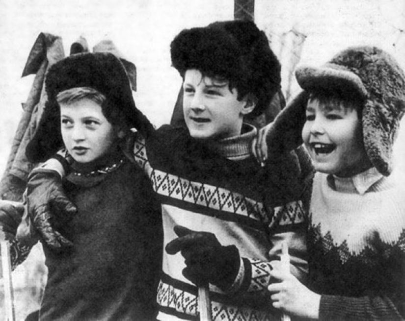 En las olas de la memoria: ¿cómo hemos vivido y jugado en los patios de nuestra infancia