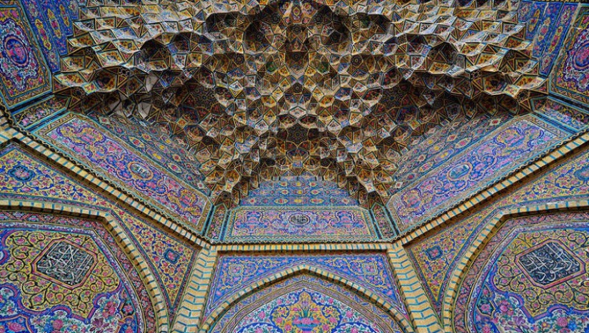 Enchanting and mesmerizing arches of mosques