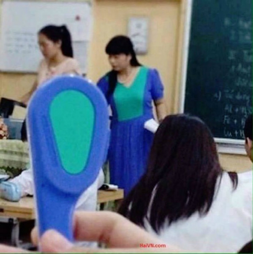 Ese momento incómodo cuando usted se viste como un sofá Ese momento incómodo cuando usted se viste como un sofá