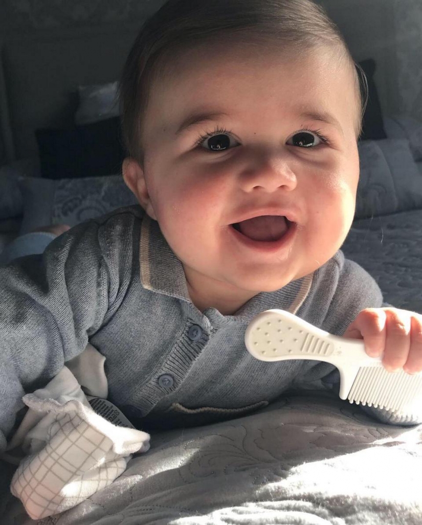 "Eso es una sorpresa!": De 17 años, mujer Británica enteró del embarazo de 6 semanas antes del parto