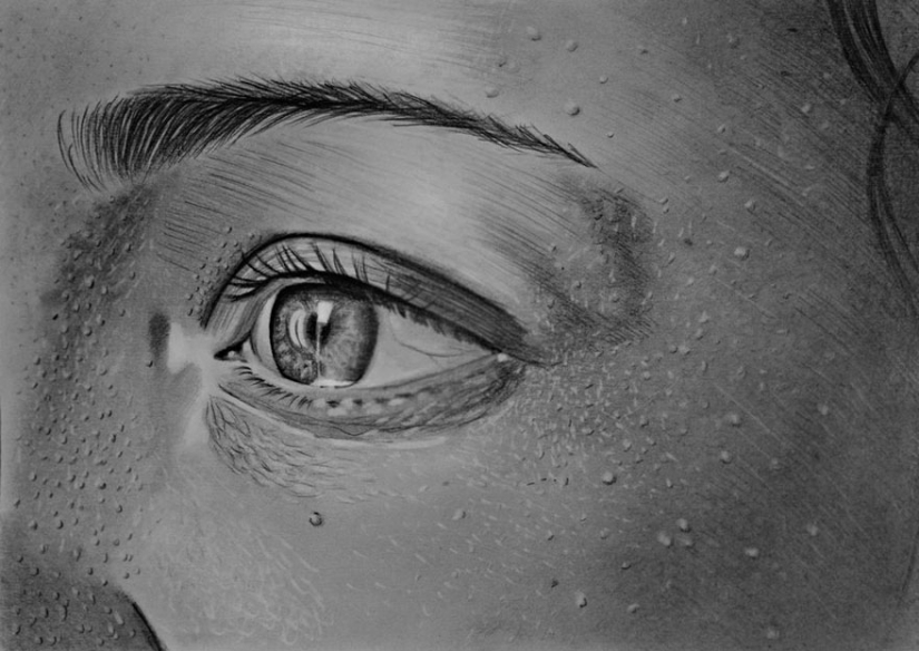 Este hombre, nacido sin manos, pinturas increíblemente realista de la imagen Este hombre, nacido sin manos, pinturas increíblemente realista de la imagen