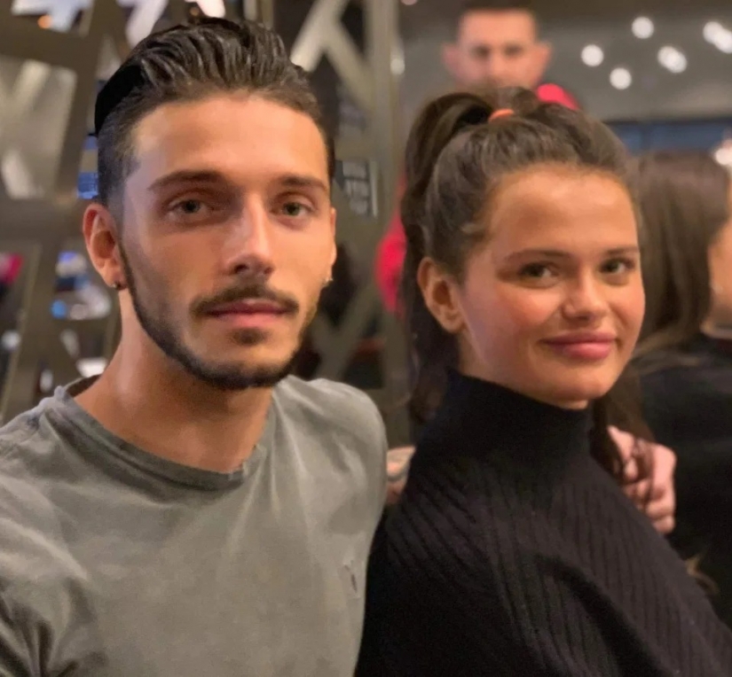 Father made an offer to ex-boyfriend's daughter when they all were together on vacation Father made an offer to ex-boyfriend's daughter when they all were together on vacation