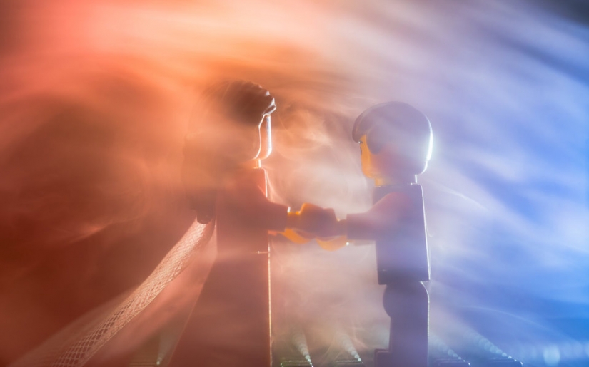 Fotógrafo de bodas en cuarentena hizo una sesión de fotos de figuras de LEGO