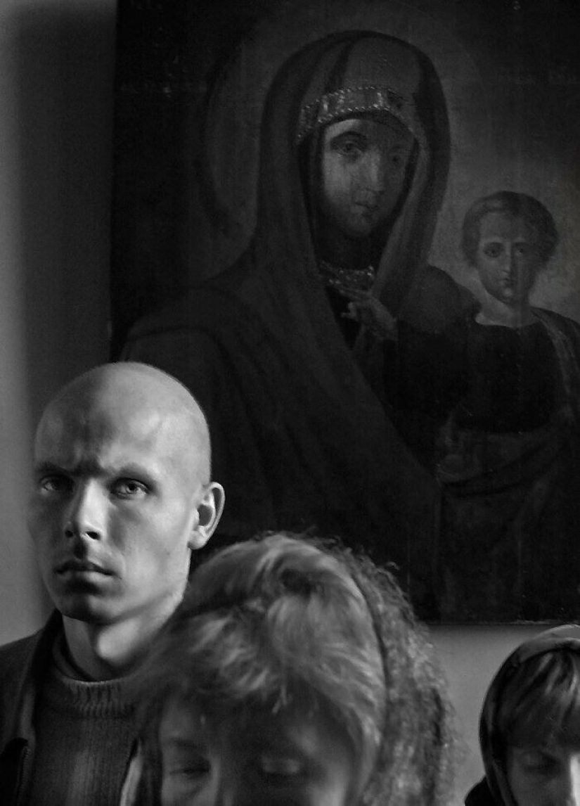 Fotos de una persona, que está de viaje en Rusia con una cámara en sus manos