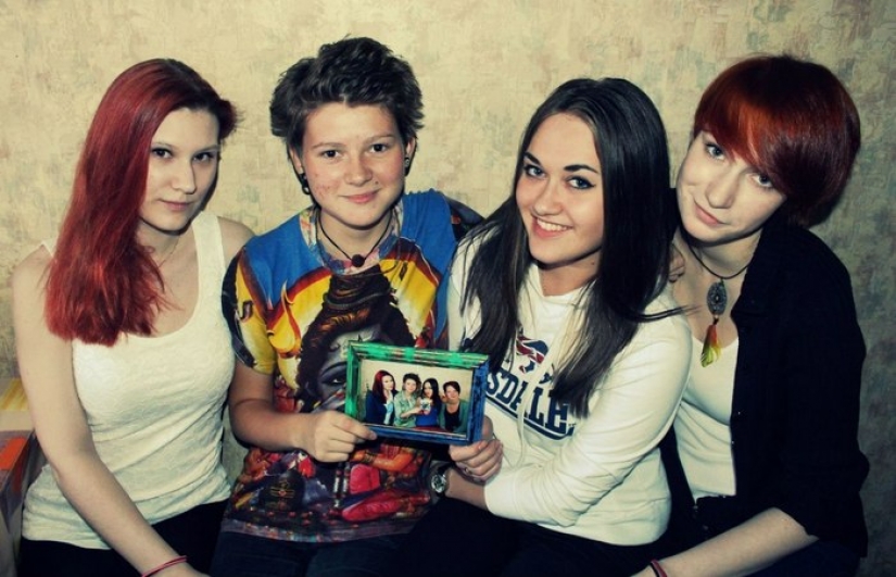 Four girlfriends from Russia 7 years did a joint photo, and this is what came of it Four girlfriends from Russia 7 years did a joint photo, and this is what came of it