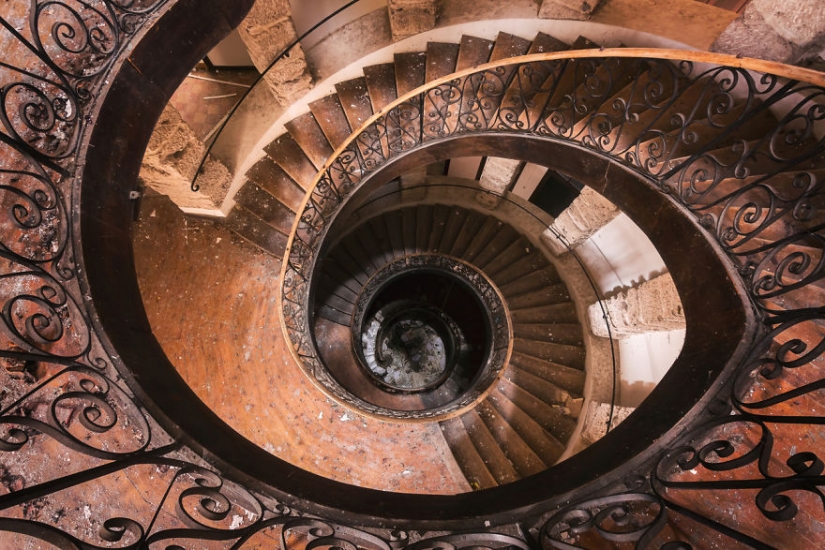 Fragments of old France: abandoned buildings of incredible beauty Fragments of old France: abandoned buildings of incredible beauty