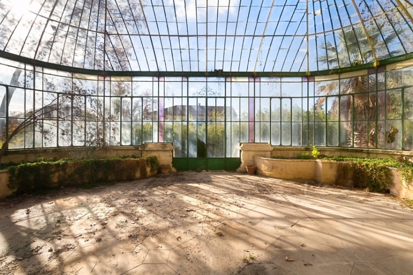 Fragments of old France: abandoned buildings of incredible beauty Fragments of old France: abandoned buildings of incredible beauty