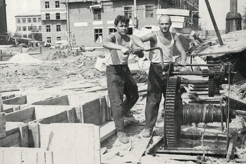 From hard labor to the Gulag: the lives of the inhabitants of Russian prisons and camps on archival photos From hard labor to the Gulag: the lives of the inhabitants of Russian prisons and camps on archival photos