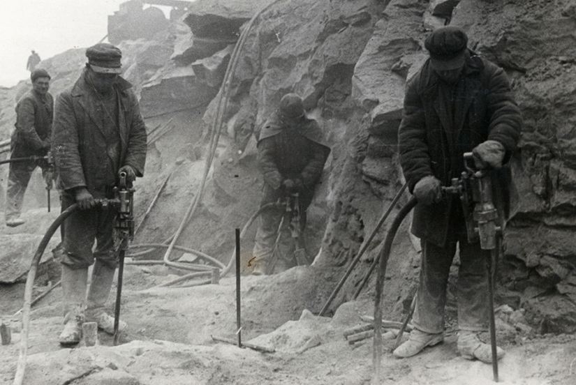 From hard labor to the Gulag: the lives of the inhabitants of Russian prisons and camps on archival photos From hard labor to the Gulag: the lives of the inhabitants of Russian prisons and camps on archival photos