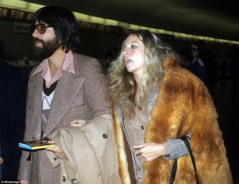 Furs, cigars and the paparazzi: how celebs traveled in the 70's