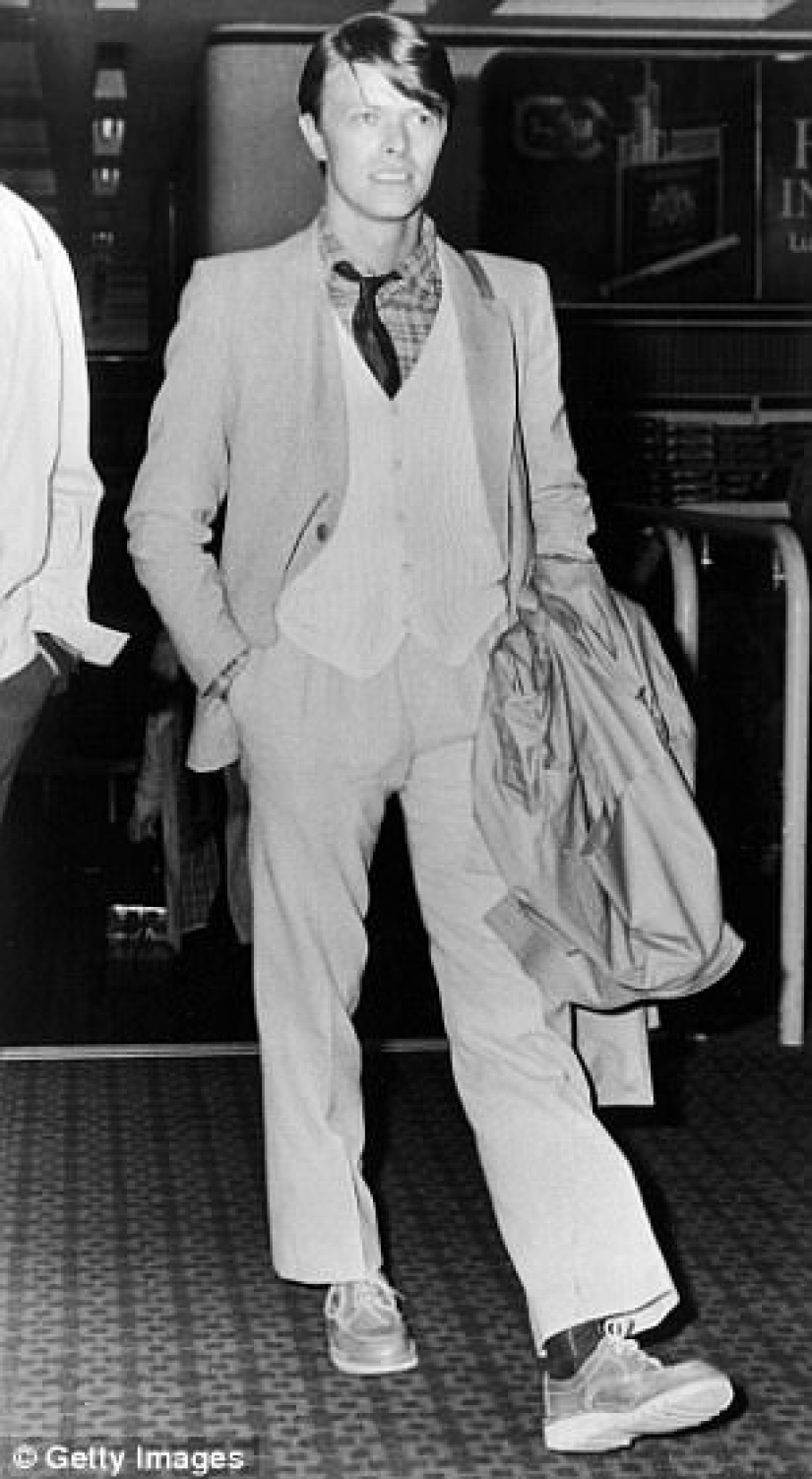 Furs, cigars and the paparazzi: how celebs traveled in the 70's