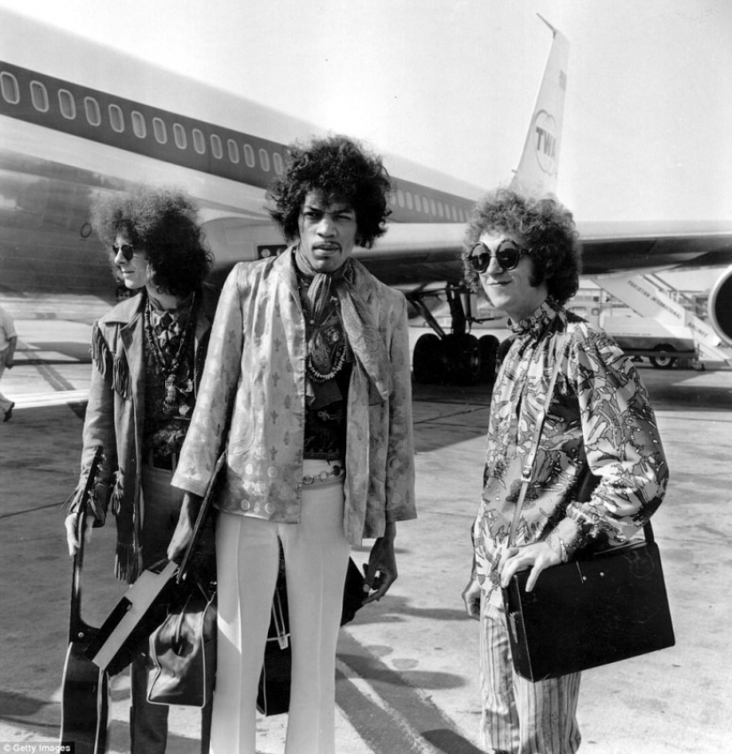 Furs, cigars and the paparazzi: how celebs traveled in the 70's