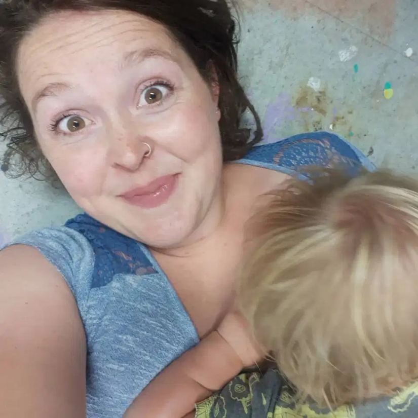 Géneros de la familia: una mujer canadiense dio a luz a vivir en la presencia de su marido y los niños mayores Géneros de la familia: una mujer canadiense dio a luz a vivir en la presencia de su marido y los niños mayores