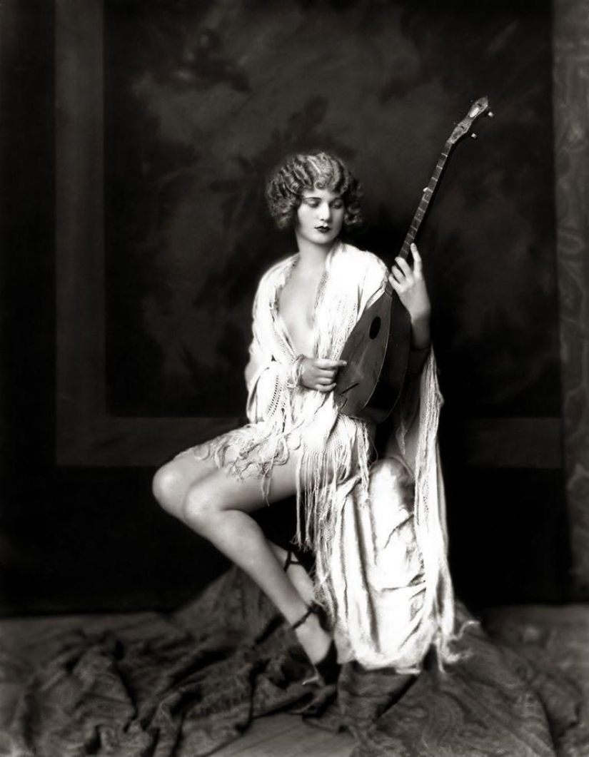 "Girls Zigfeld": the most sexy actress of Broadway 1920-ies "Girls Zigfeld": the most sexy actress of Broadway 1920-ies