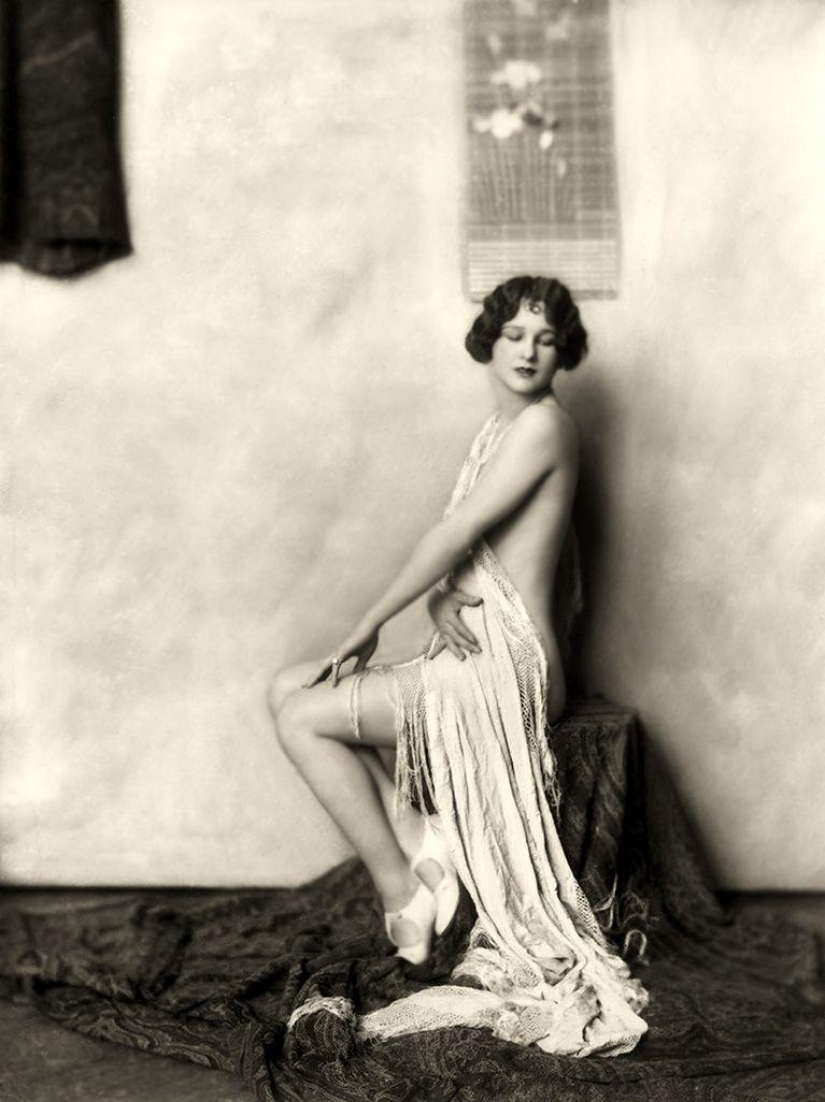 "Girls Zigfeld": the most sexy actress of Broadway 1920-ies "Girls Zigfeld": the most sexy actress of Broadway 1920-ies