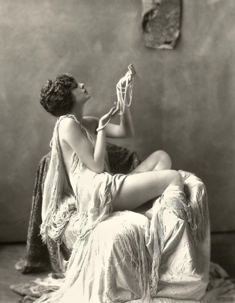 "Girls Zigfeld": the most sexy actress of Broadway 1920-ies "Girls Zigfeld": the most sexy actress of Broadway 1920-ies