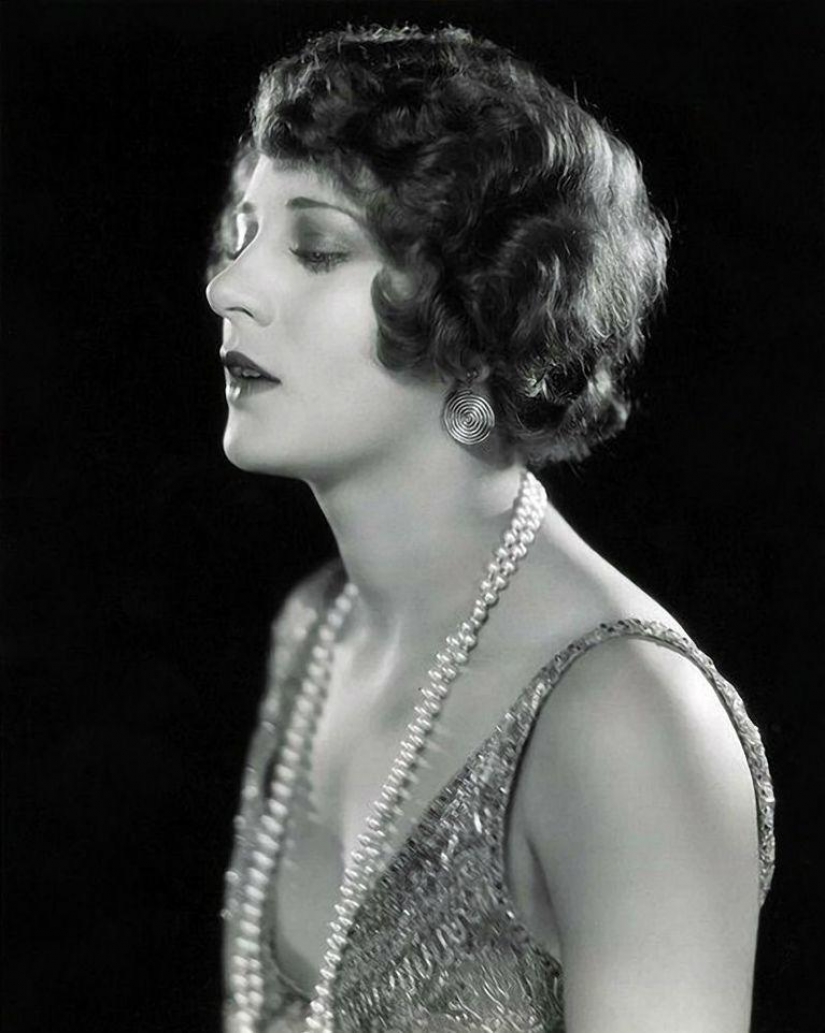 "Girls Zigfeld": the most sexy actress of Broadway 1920-ies "Girls Zigfeld": the most sexy actress of Broadway 1920-ies